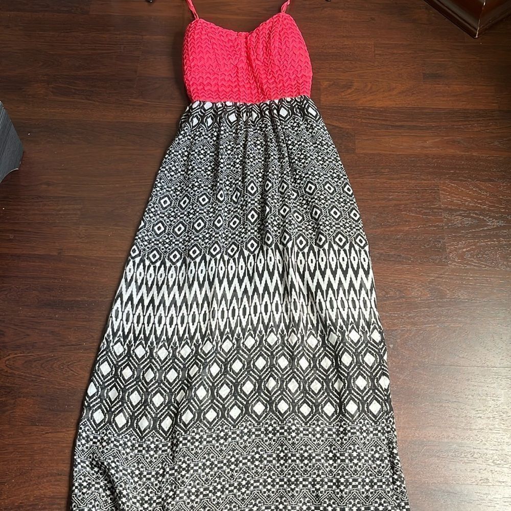 Sleeveless dress
